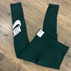 NWT Nike women’s Dark Green Leggings